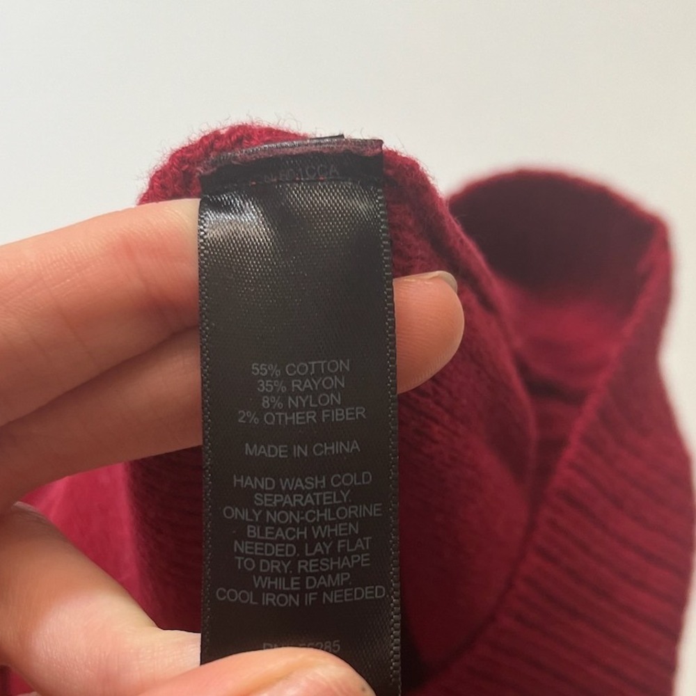 Express V-Neck Sweater Womens Y2K Medium Berry Red Slim Fit Ribbed Knit - Picture 8 of 9